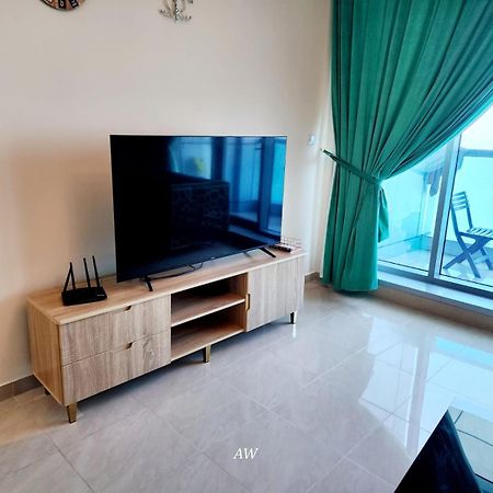 2 Bedroom Luxury Beach Apartment With Full Seaview Ajman Extérieur photo