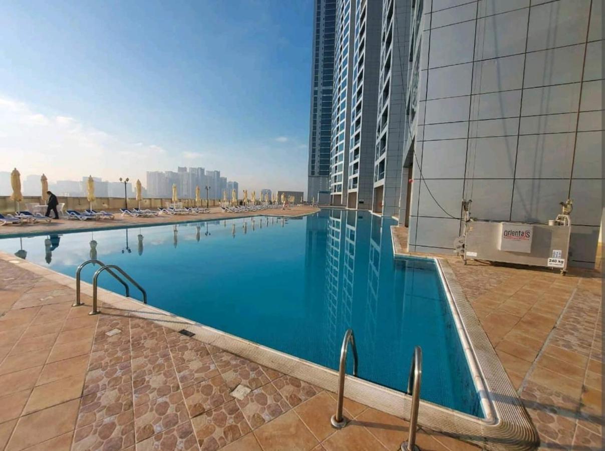 2 Bedroom Luxury Beach Apartment With Full Seaview Ajman Extérieur photo