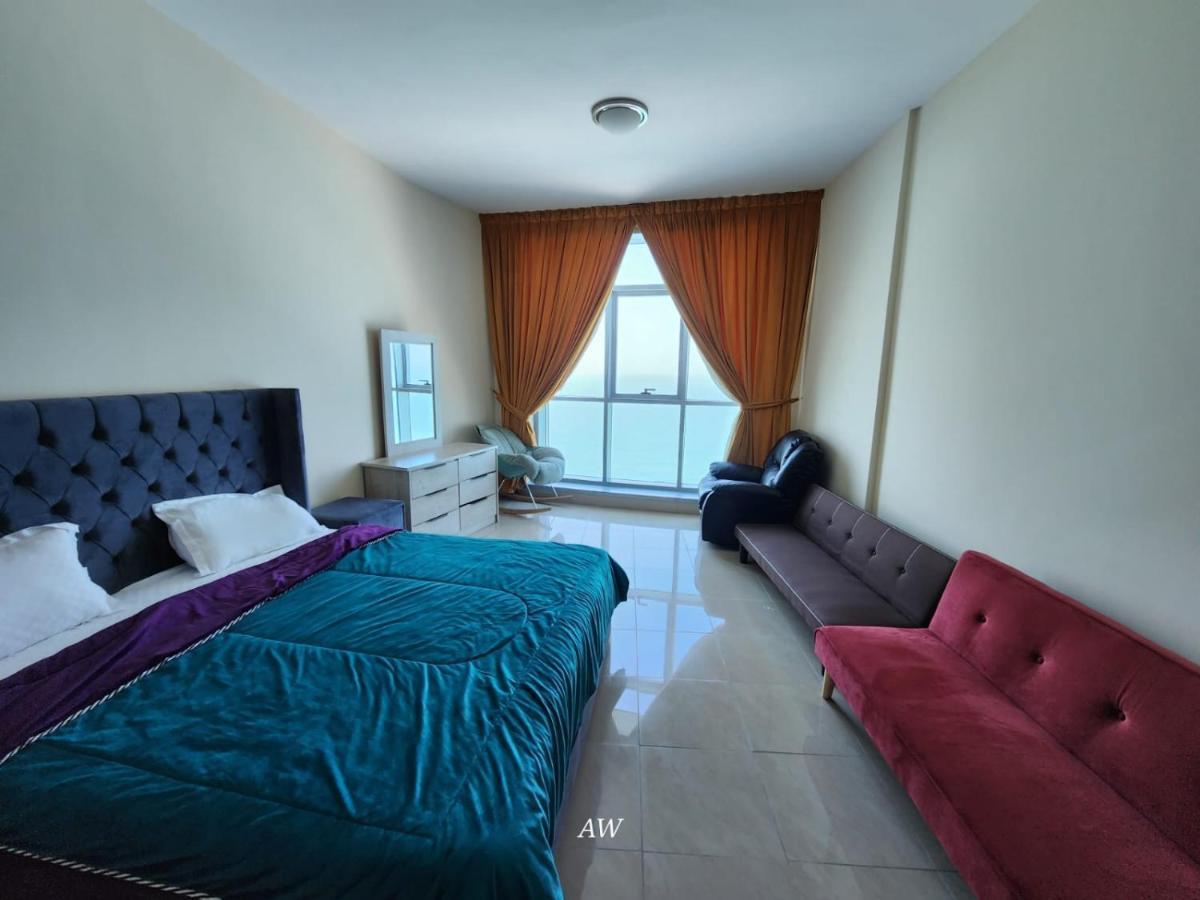 2 Bedroom Luxury Beach Apartment With Full Seaview Ajman Extérieur photo